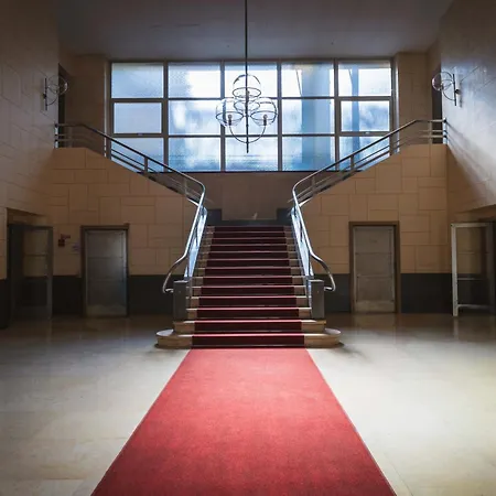 Giselda Oval - Smart