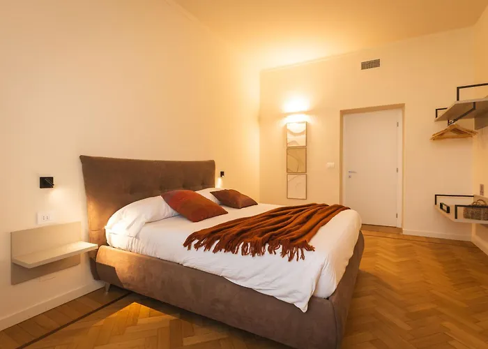 Giselda Oval - Smart