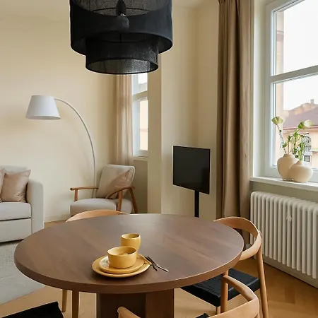 Giselda - Oval Apartment