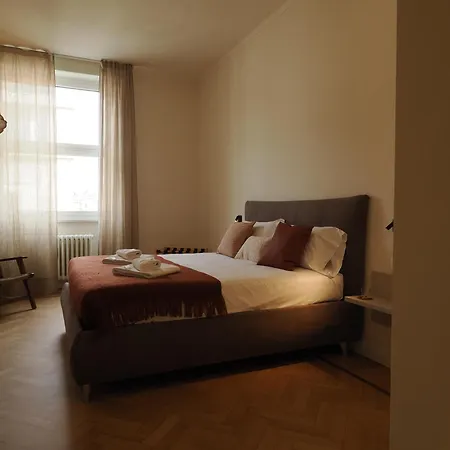 Giselda - Oval Apartment