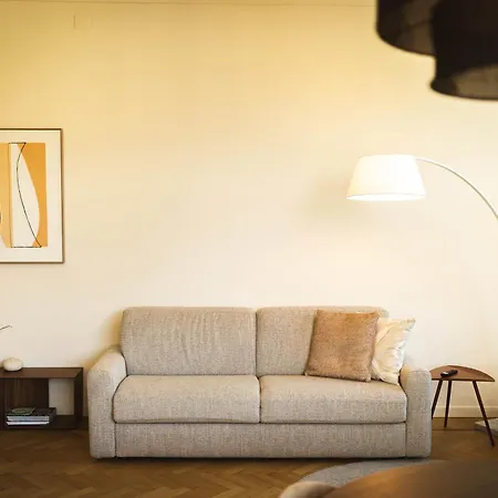 Giselda Oval - Smart Apartment